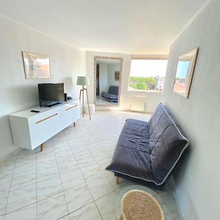 Appartement Spacieux 65M2, Avec Piscine Et Parking Fréjus Eksteriør bilde