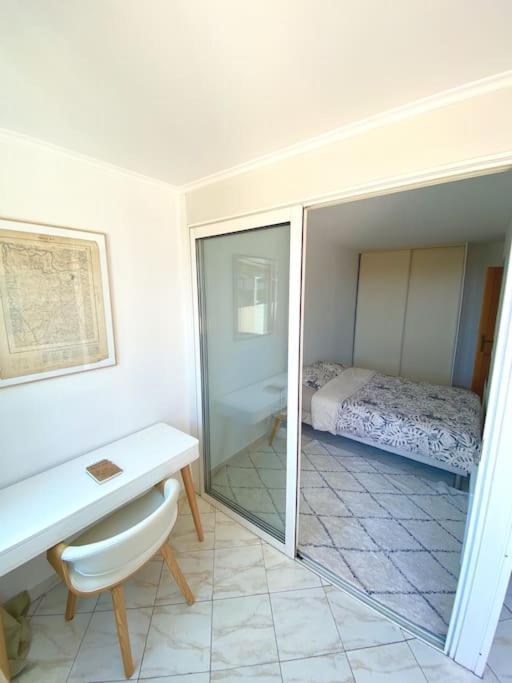 Appartement Spacieux 65M2, Avec Piscine Et Parking Fréjus Eksteriør bilde