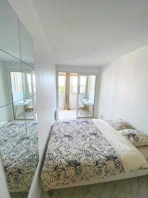 Appartement Spacieux 65M2, Avec Piscine Et Parking Fréjus Eksteriør bilde