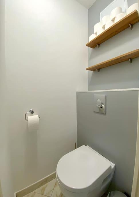 Appartement Spacieux 65M2, Avec Piscine Et Parking Fréjus Eksteriør bilde